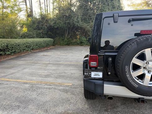 Used 2013 Jeep Wrangler Unlimited Sahara w/ Dual Top Group image 10