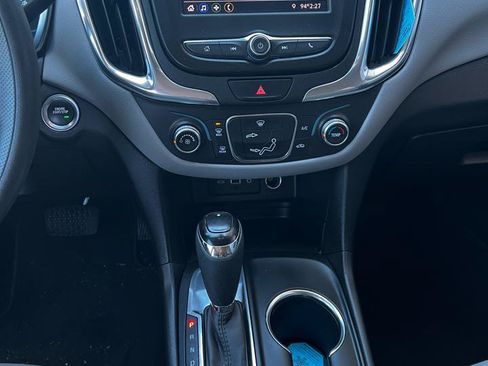 Used 2021 Chevrolet Equinox LS w/ LS Convenience Package FWD image 11