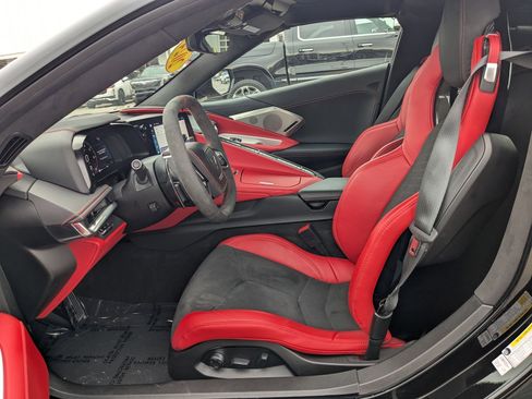 Used 2024 Chevrolet Corvette Stingray Premium Cpe w/ Z51 Performance Package image 19