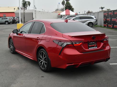 Used 2023 Toyota Camry SE image 6