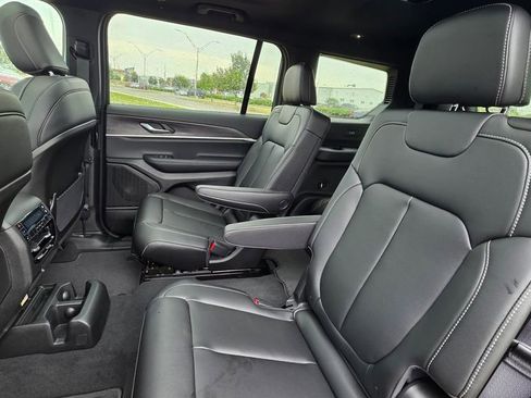 New 2025 Jeep Grand Cherokee L Limited w/ Black Appearance Package image 19