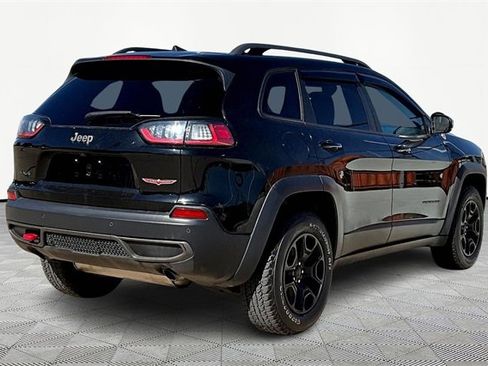 Used 2019 Jeep Cherokee Trailhawk image 2