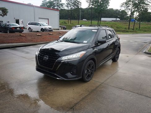 Used 2023 Nissan Kicks SR w/ SR Premium Package FWD image 22