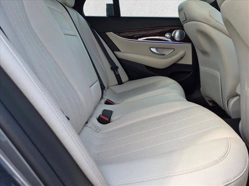 Used 2018 Mercedes-Benz E 300 image 21