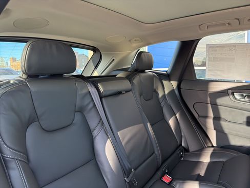 New 2026 Volvo XC60 B5 Ultra w/ Climate Package image 20