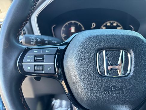 Used 2025 Honda Pilot TrailSport image 29