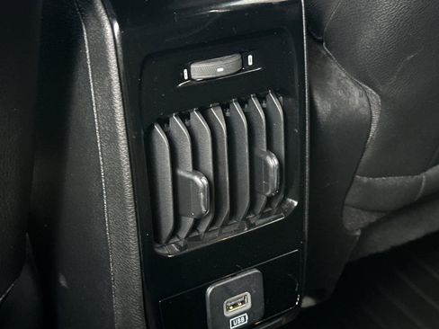 Used 2024 Jeep Compass Latitude image 43