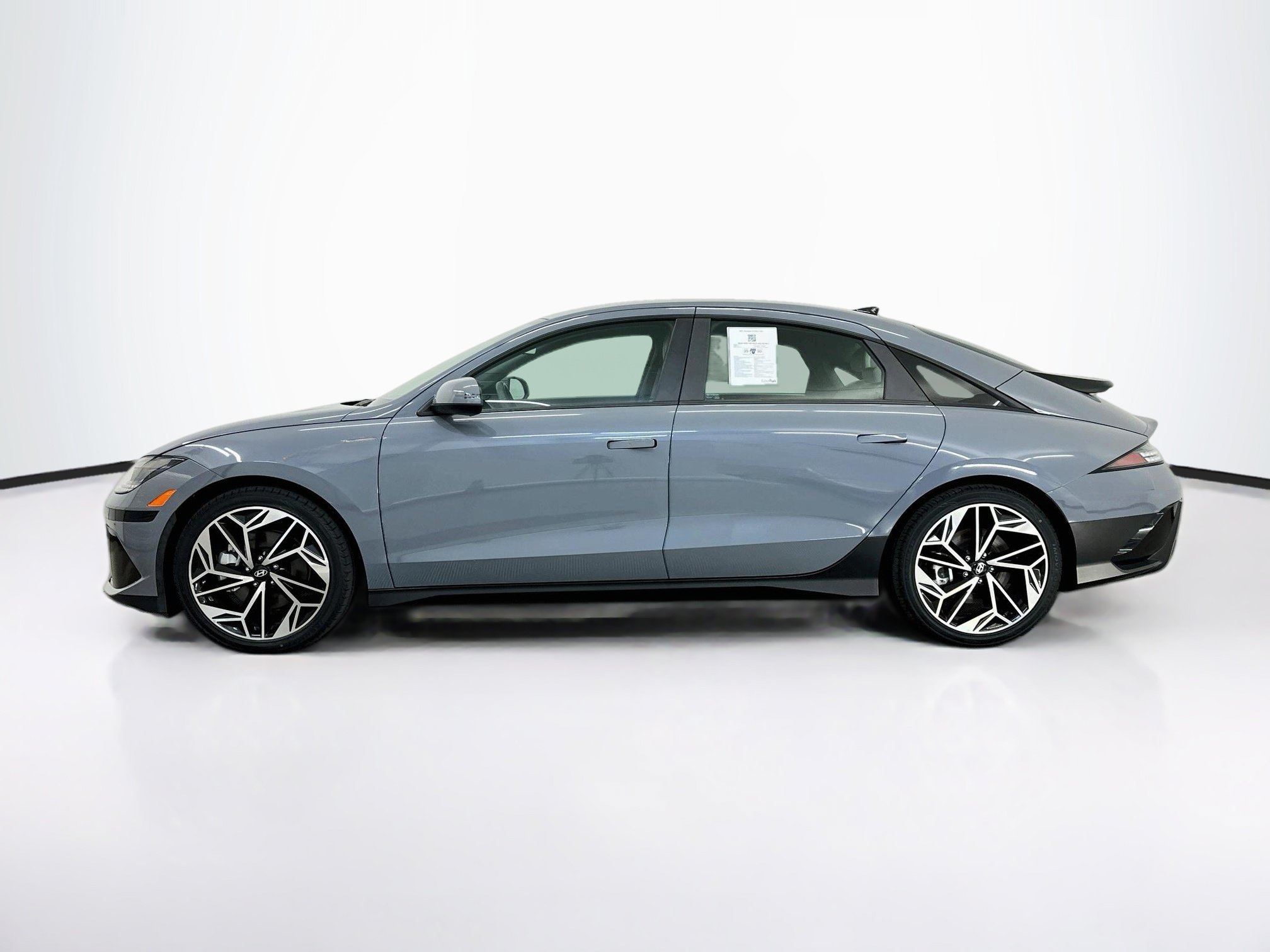 Used 2023 Hyundai Ioniq 6 SEL AWD/4WD image 4