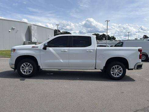 Used 2025 Chevrolet Silverado 1500 LT AWD/4WD image 9