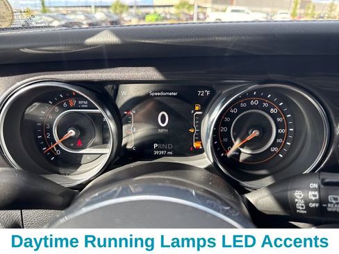 Used 2021 Jeep Wrangler Unlimited Sahara image 16