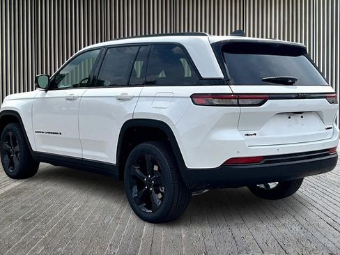 New 2025 Jeep Grand Cherokee Limited w/ Luxury Tech Group II image 3