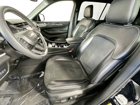 Used 2023 Jeep Grand Cherokee L Laredo image 20