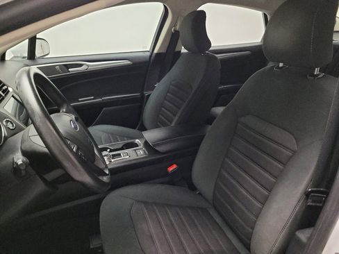 Used 2019 Ford Fusion SE FWD image 17