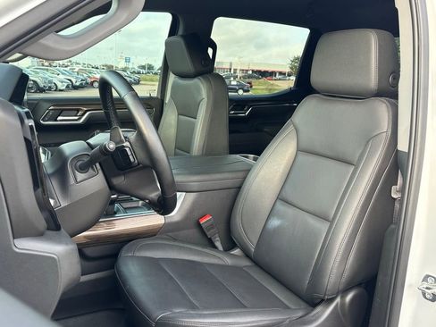 Used 2025 Chevrolet Silverado 1500 LT Trail Boss w/ Dark Appearance Package image 12