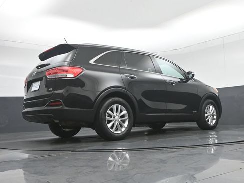 Used 2017 Kia Sorento AWD image 51