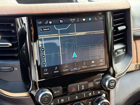 Used 2023 RAM 2500 Limited image 31