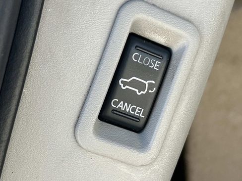 Used 2013 Nissan Armada Platinum image 15