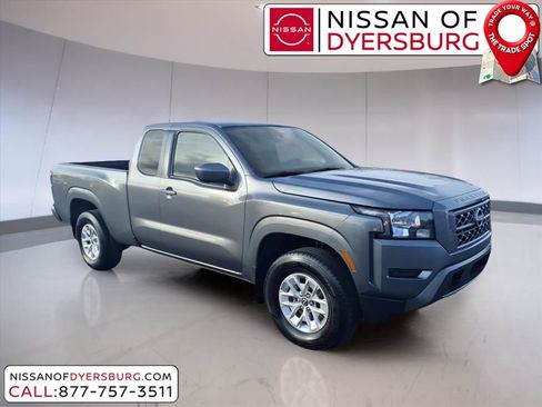 Used 2024 Nissan Frontier SV image 1