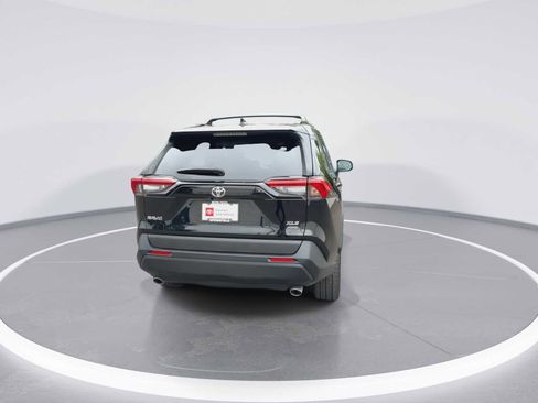 Used 2019 Toyota RAV4 XLE Premium w/ Cold Weather Package AWD/4WD image 7