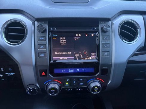 Used 2015 Toyota Tundra Limited w/ Limited Premium Package AWD/4WD image 12