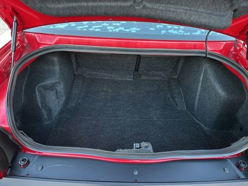 Used 2012 Dodge Challenger SXT image 10