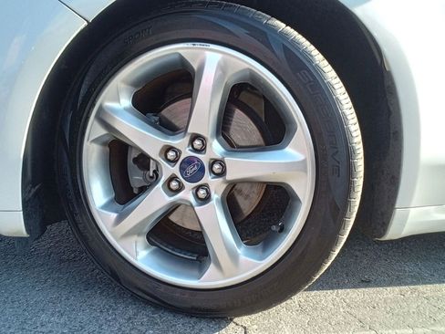 Used 2016 Ford Fusion SE image 18