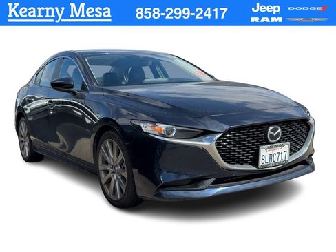 Used 2019 MAZDA MAZDA3 Sedan FWD image 1