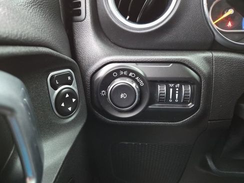 Used 2020 Jeep Wrangler Unlimited Sahara w/ Dual Top Group AWD/4WD image 50