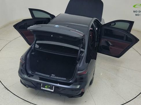 Used 2025 BMW i7 eDrive50 w/ M Sport Package RWD image 85