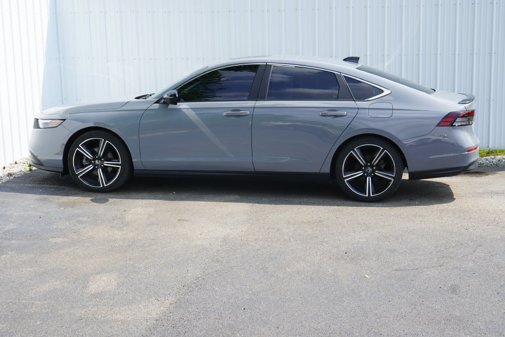 Used 2023 Honda Accord Sport image 3