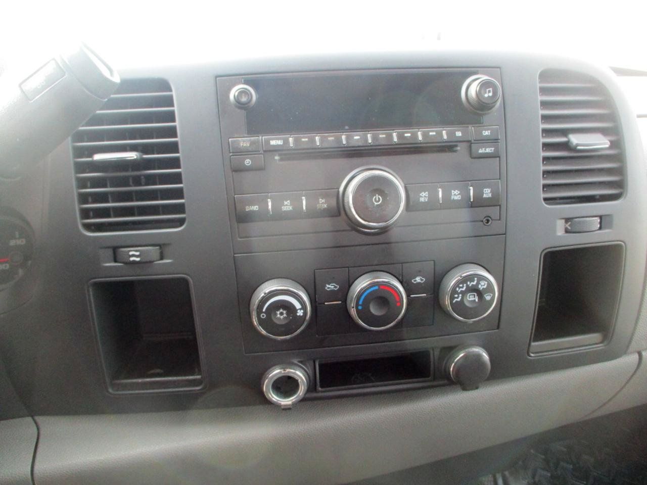 Used 2009 GMC Sierra 1500 W/T w/ SL Package RWD image 9
