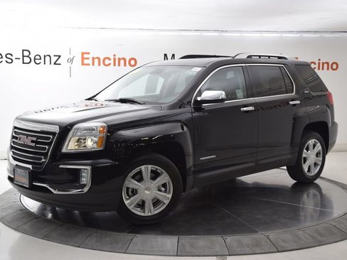 Used 2017 GMC Terrain SLT FWD image 2