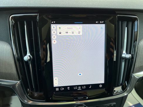 Used 2023 Volvo S90 B6 Plus image 14