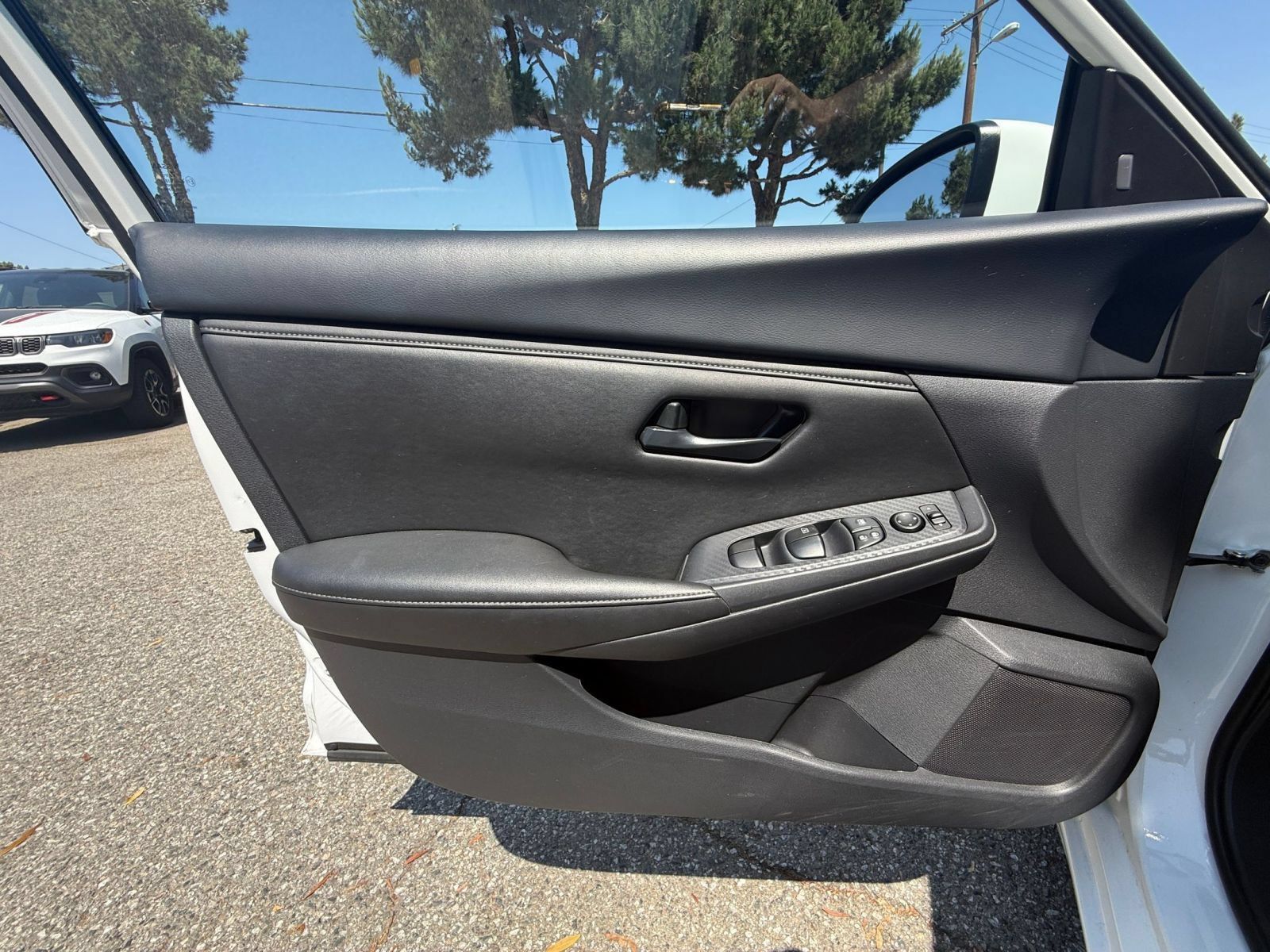 Used 2025 Nissan Sentra S FWD image 18