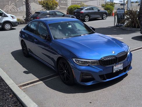 Used 2021 BMW 330i Sedan w/ M Sport Package RWD image 4