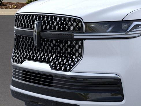 New 2026 Lincoln Navigator Reserve image 17