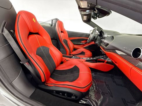 Certified 2022 Ferrari F8 Tributo RWD image 21