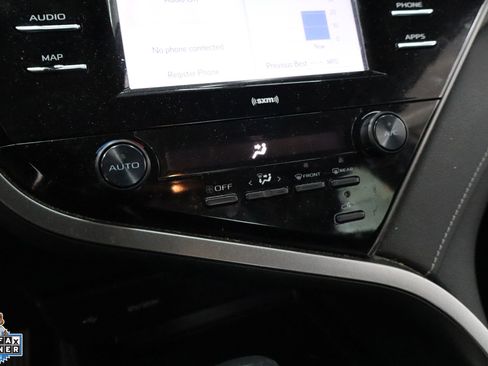 Used 2020 Toyota Camry SE FWD image 20