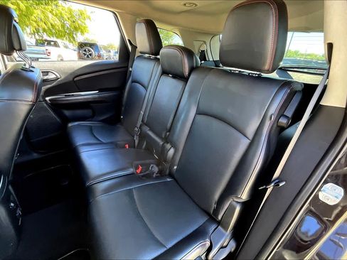 Used 2019 Dodge Journey GT image 18