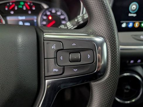 Used 2025 Chevrolet Blazer LT FWD image 17