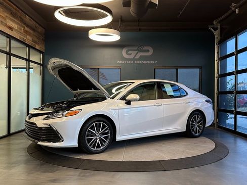 Used 2023 Toyota Camry XLE w/ Cold Weather Package image 22