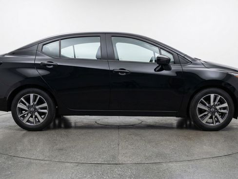 Used 2025 Nissan Versa SV image 11