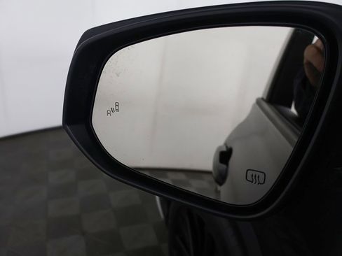 Used 2025 Toyota Highlander XSE AWD/4WD image 38