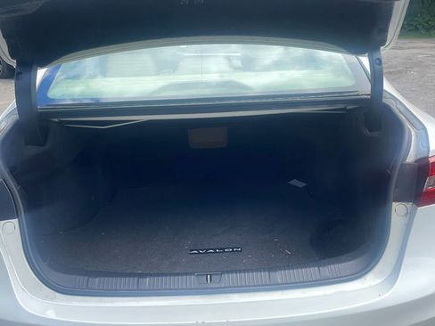 Used 2016 Toyota Avalon XLE FWD image 9