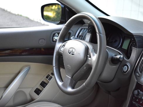 Used 2010 INFINITI G37 Convertible w/ Premium Pkg RWD image 19