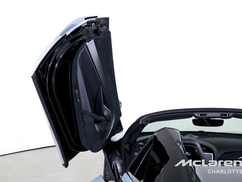 Used 2026 McLaren 750S Spider RWD image 12