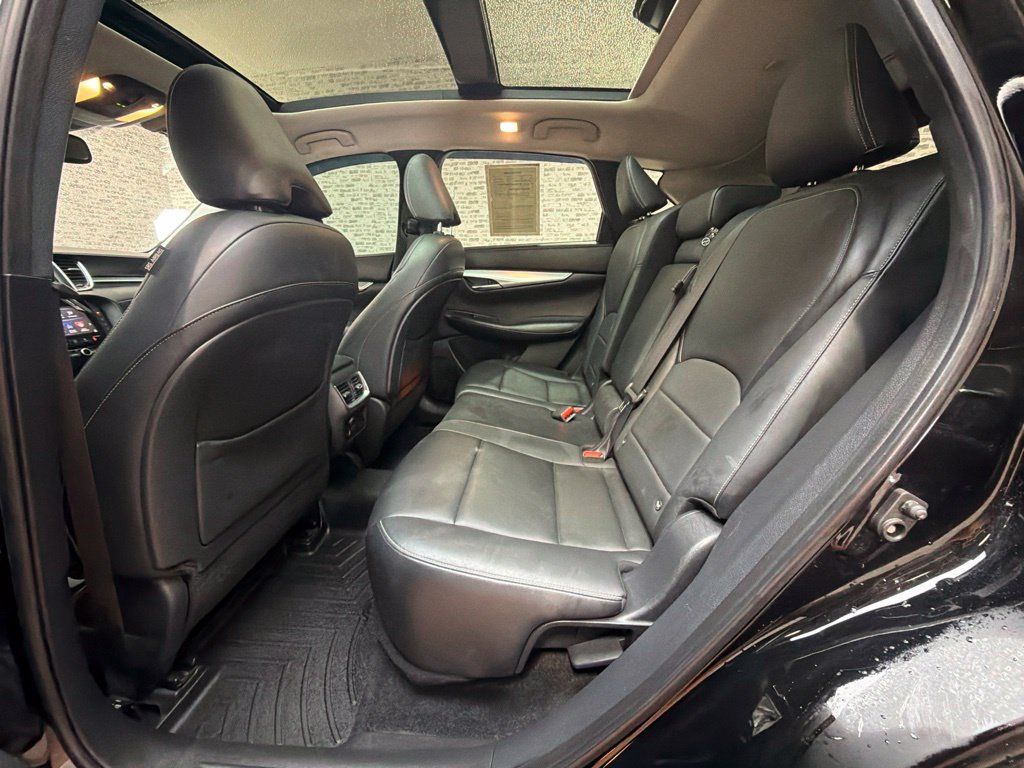 Used 2019 INFINITI QX50 Luxe w/ Navigation Package AWD/4WD image 15