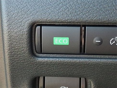 Used 2025 Nissan Sentra S image 25