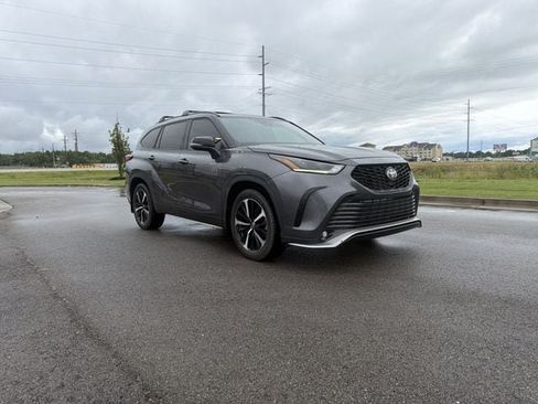 Used 2021 Toyota Highlander XSE FWD image 7