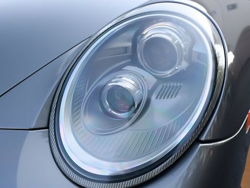 Used 2010 Porsche 911 Turbo AWD/4WD image 39